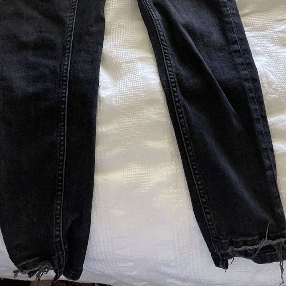 Distressed Jeans - Picture 2 of 3